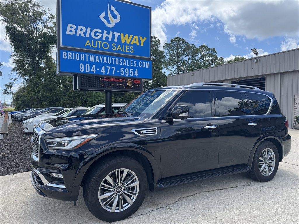 2021 INFINITI QX80's photo