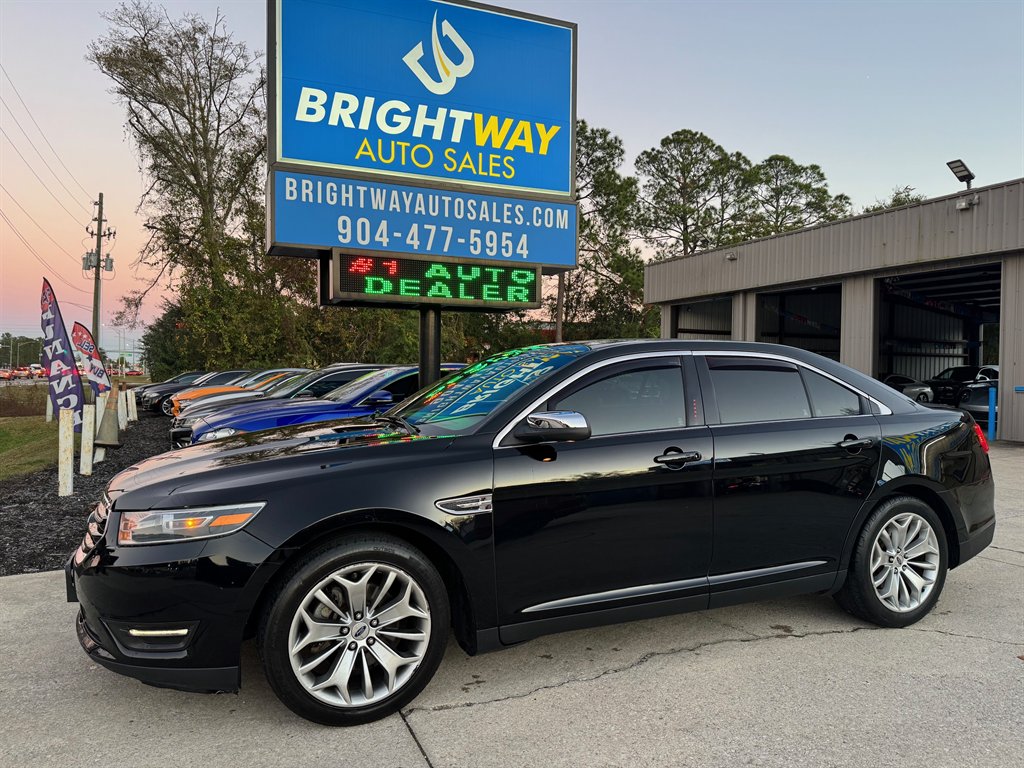 2018 Ford Taurus Limited's photo