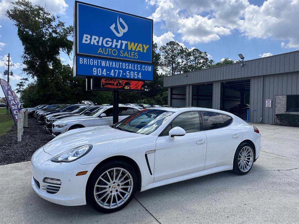 2012 Porsche Panamera 4's photo