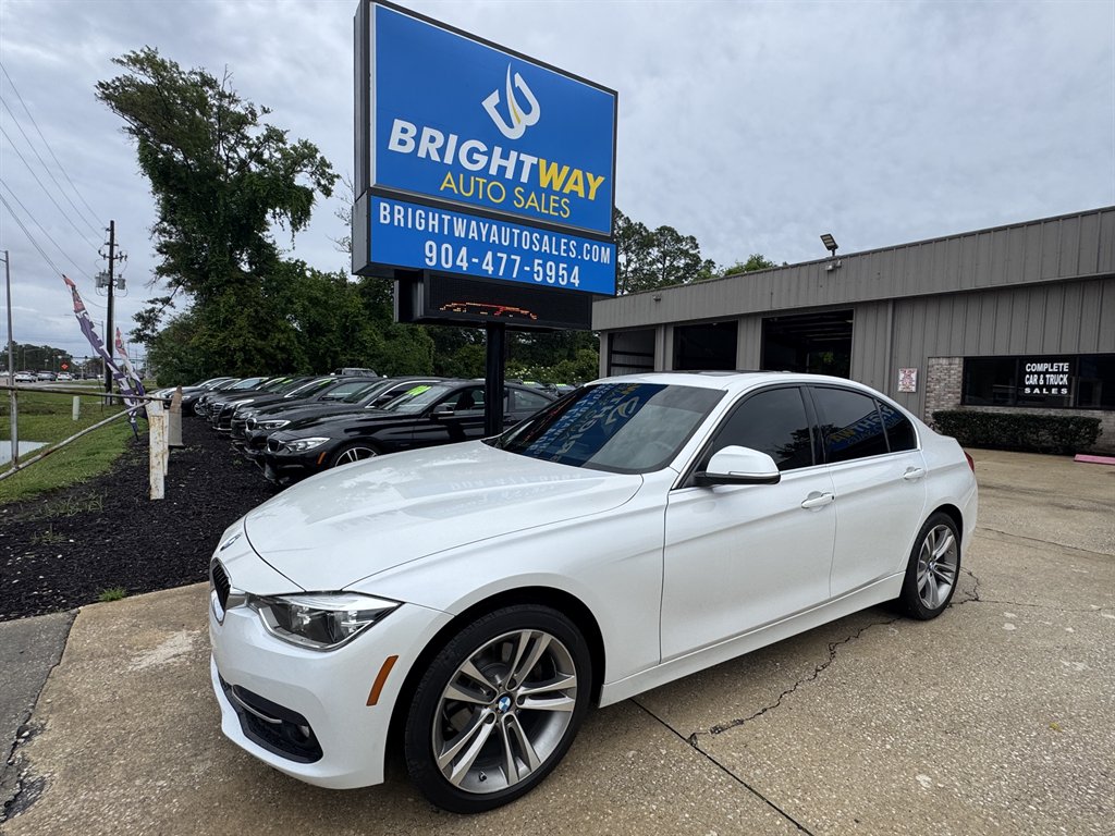 2017 BMW 3 Series 330i Sedan's photo