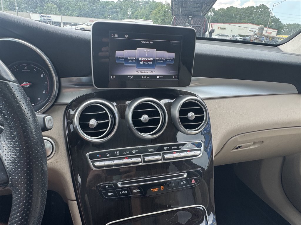 2019 Mercedes-Benz GLC GLC300 - Photo 9