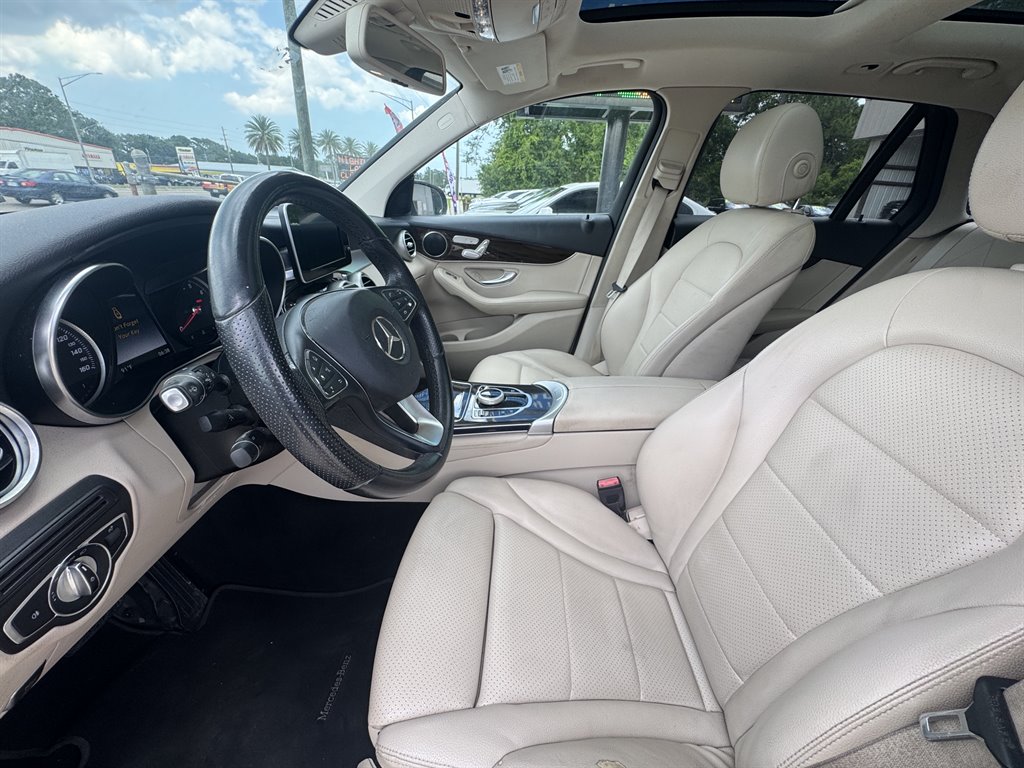2019 Mercedes-Benz GLC GLC300 - Photo 11