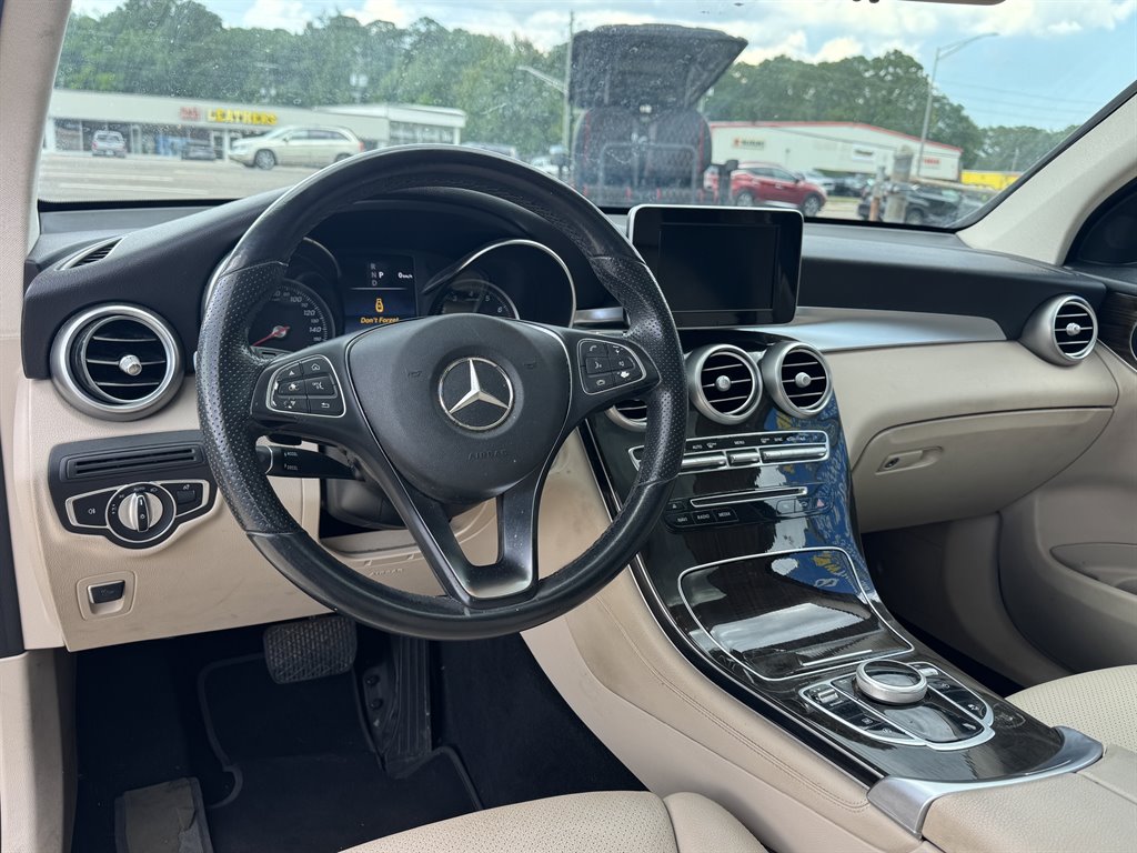 2019 Mercedes-Benz GLC GLC300 - Photo 10