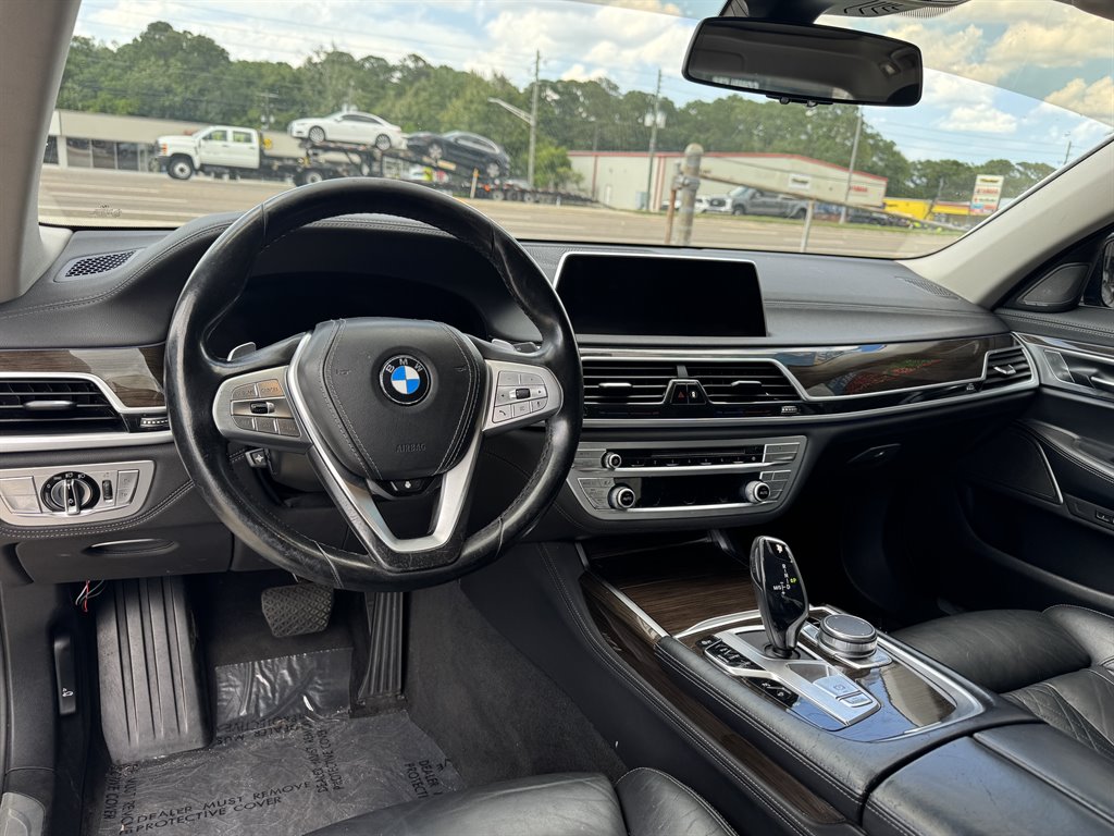 2020 BMW 7 Series 740i - Photo 10